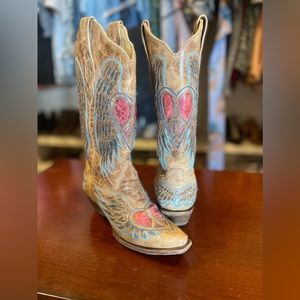 Corral Vintage heart and wing cowboy boots